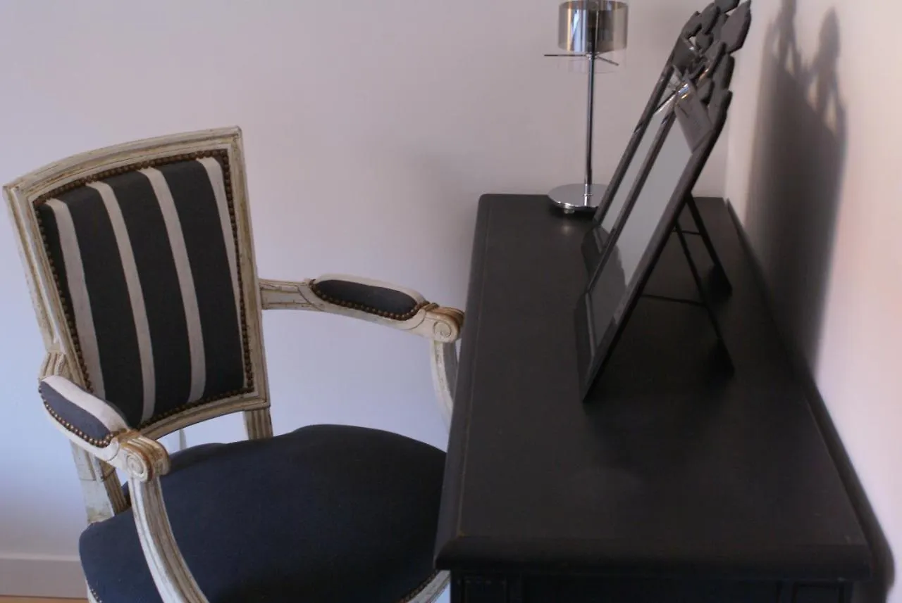 La Cour Soubespin Bed & Breakfast Lille 0*,