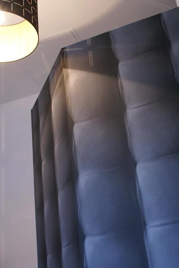La Cour Soubespin Bed & Breakfast Lille 0*,