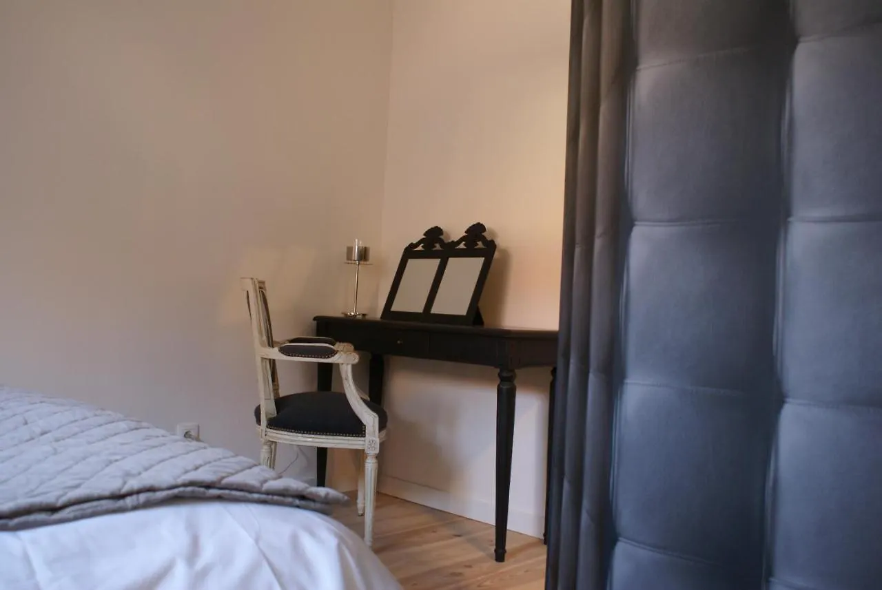 La Cour Soubespin Bed & Breakfast Lille 0*,  France