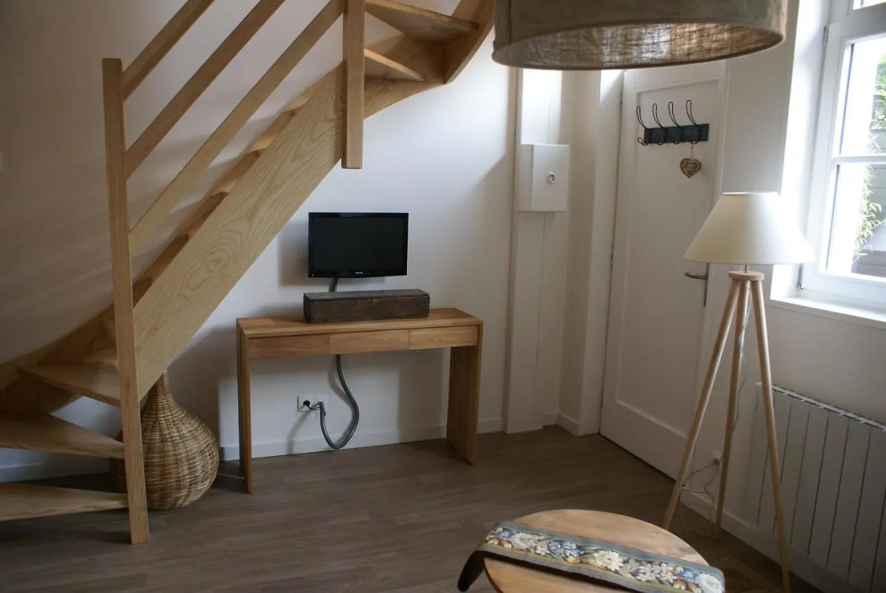 Bed & Breakfast La Cour Soubespin Bed and Breakfast Lille Frankrig